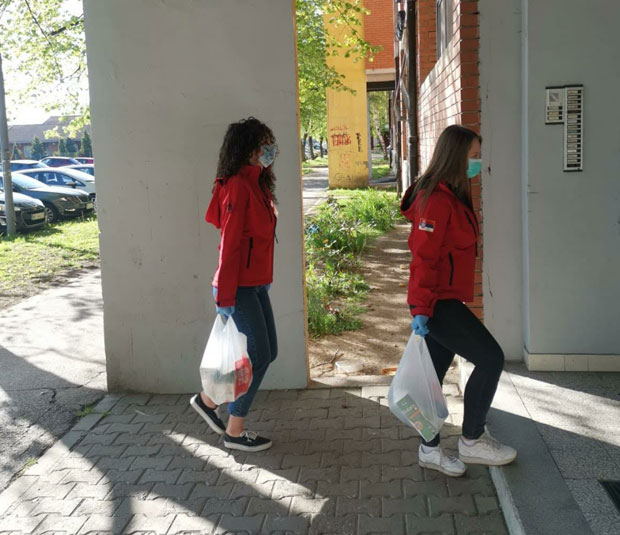 Студенти Медицинског факултета у Новом Саду помажу суграђанима: Добротом заслужили диплому